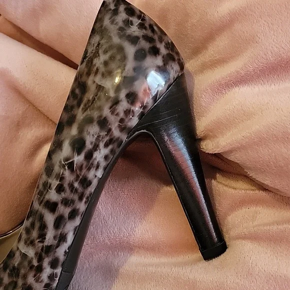 SOLD. Franco Sarto leopard heels - Picture 2 of 5